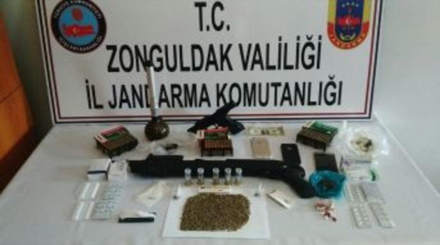 &Uuml;niversite &Ccedil;evresinde Uyuşturucu Operasyonu: 7 G&ouml;zaltı