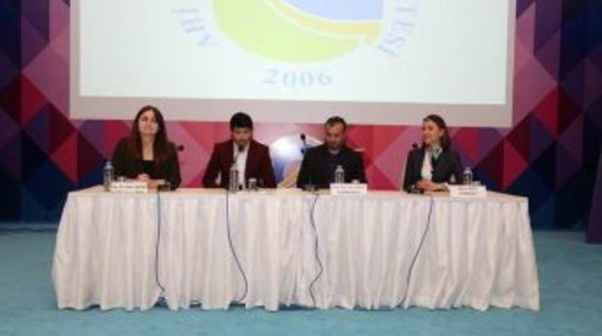 Ae&uuml;&rsquo;de Toplumsal Cinsiyet Eşitliği Paneli D&uuml;zenlendi