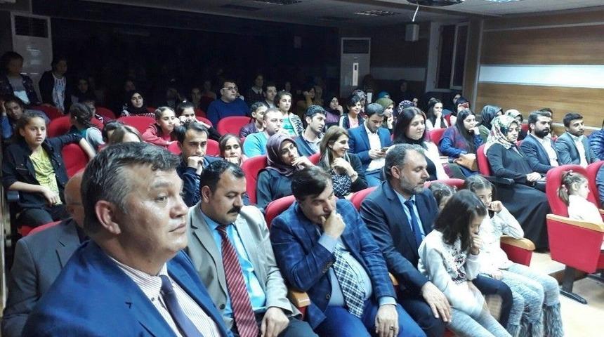 Gerger’de Tiyatro Oyunu Büyük Topladı