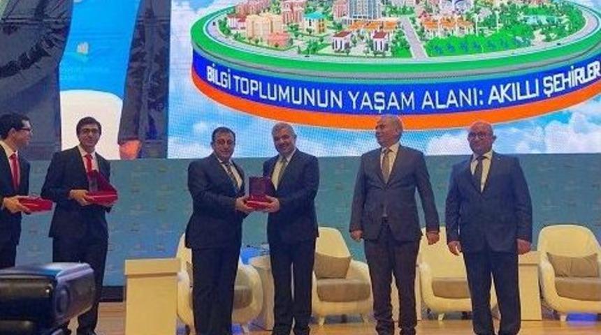 Kayseri &lsquo;akıllı Şehir &Ouml;rnek Uygulama&rsquo; &Ouml;d&uuml;l&uuml;n&uuml; Aldı