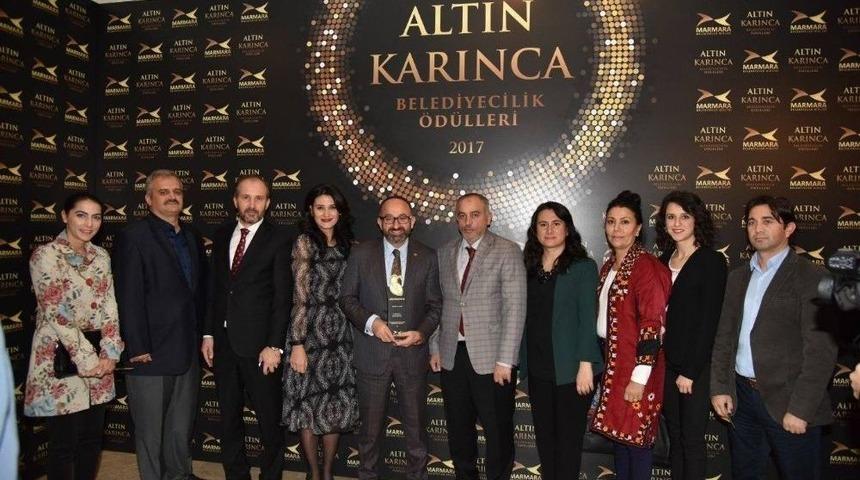 Kartepe Belediyesi&rsquo;ne Altın Karınca&rsquo;dan &Ouml;d&uuml;l