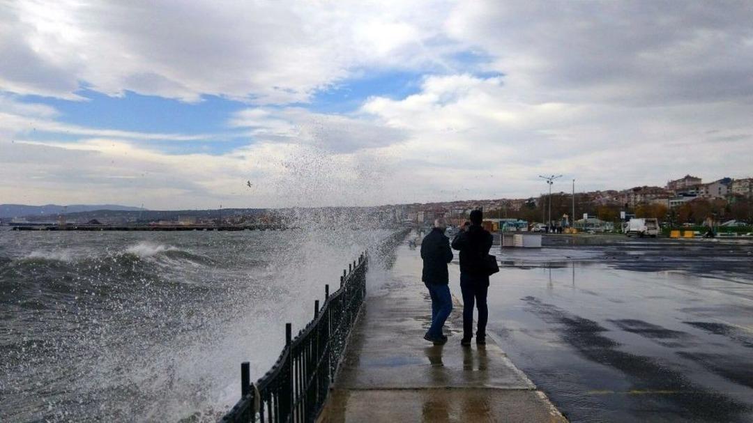 Marmara Denizi&rsquo;nde Poyraz