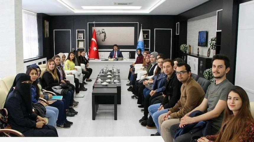 &Ouml;ğrenci Topluluğundan Rekt&ouml;r Karacoşkun&rsquo;a Ziyaret