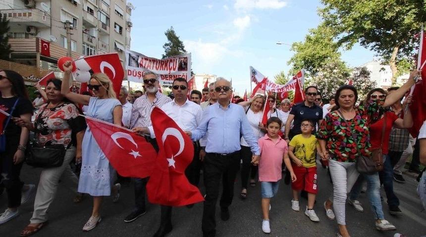 Bayraklı&rsquo;da 19 Mayıs Coşkusu