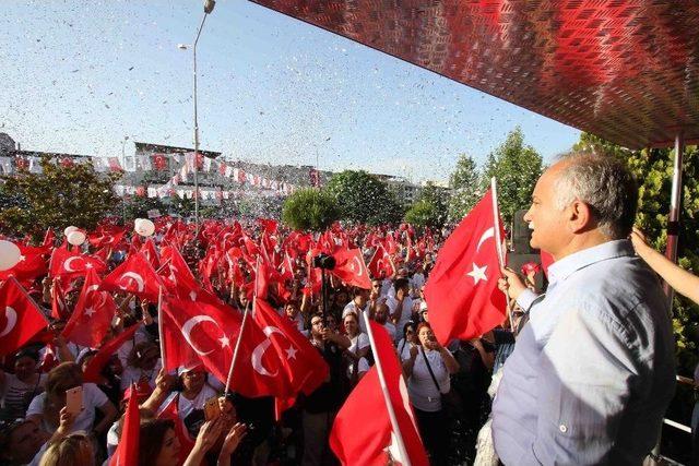 Bayraklı’da 19 Mayıs Coşkusu