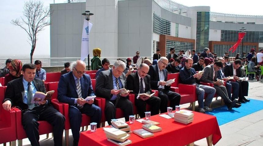 K&uuml;t&uuml;phane Haftası Ne&uuml;&rsquo;de &Ccedil;eşitli Etkinliklerle Kutlandı