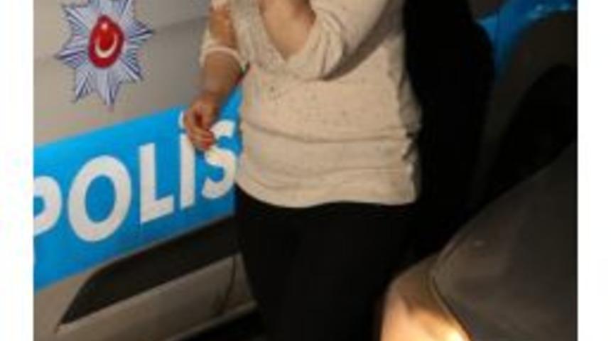 Sevgilisi Tuttu O Boğazını Keserek &Ouml;ld&uuml;rd&uuml;