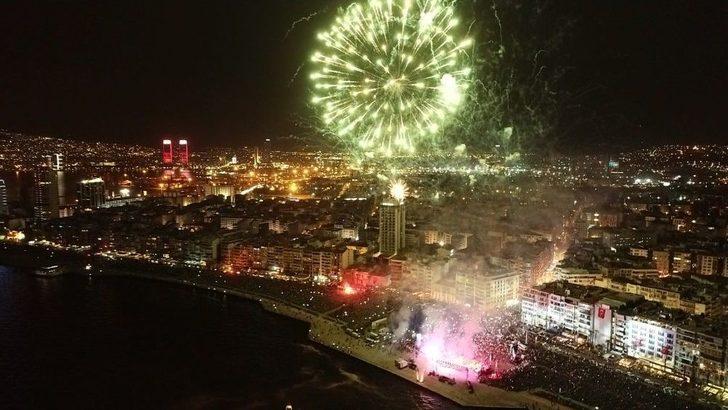 On Binlerce İzmirli Gündoğdu’ya Aktı G3