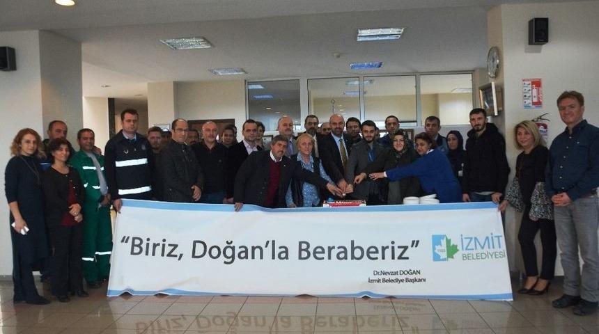 İzmit Belediyesi&rsquo;nden Personellerine Doğum G&uuml;n&uuml; S&uuml;rprizi