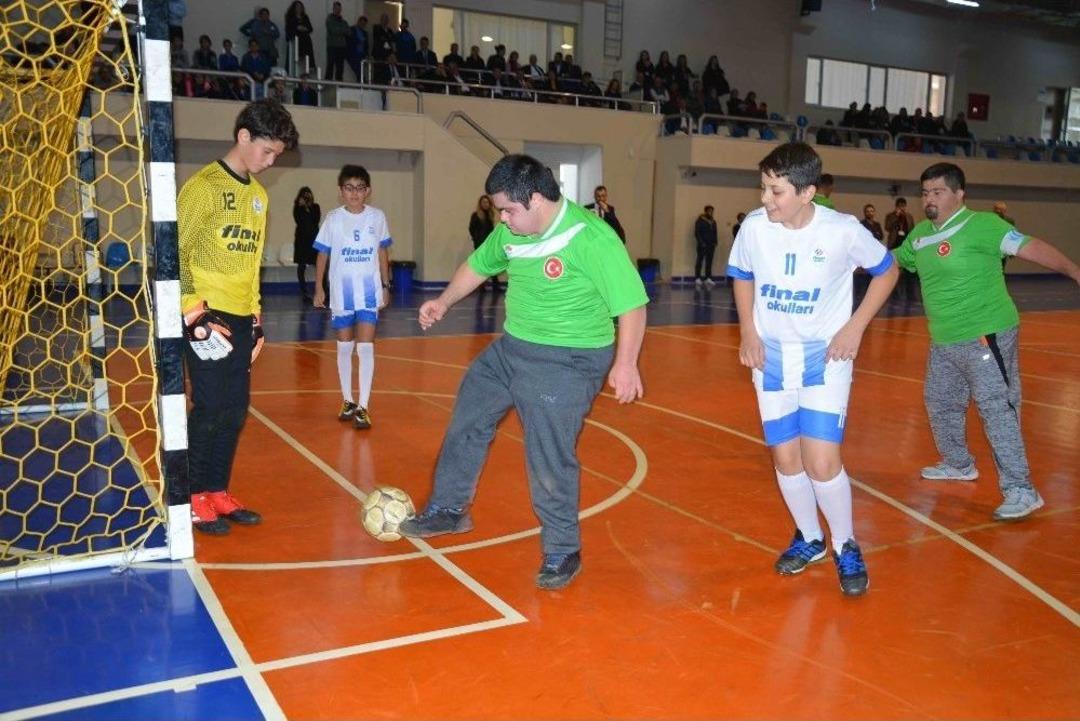 Ortaca&rsquo;da &ldquo;engelsiz Dostluk&rdquo; Ma&ccedil;ı