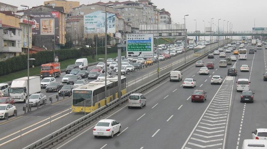 Yeni Havalimanının Adı Trafik Y&ouml;n Levhalarında Yerini Aldı