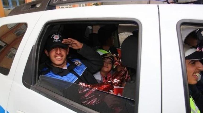 Hakkarili Engellilerin Polis Sevgisi