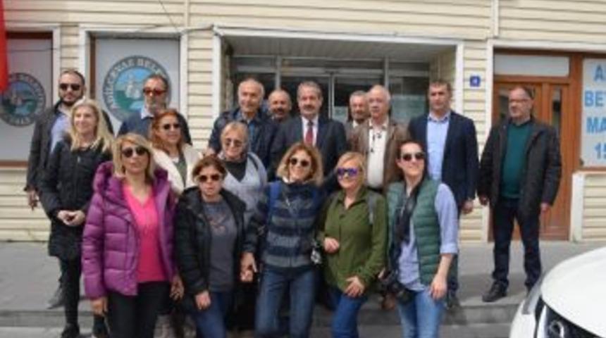 Van G&ouml;l&uuml; Ekspresi Yolcuları Adilcevaz&rsquo;da