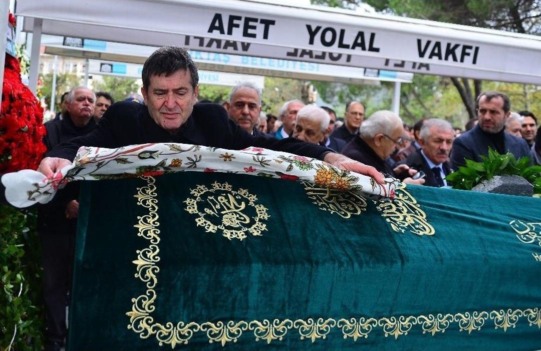 G&uuml;lay Kurtar Son Yolculuğuna Uğurlandı