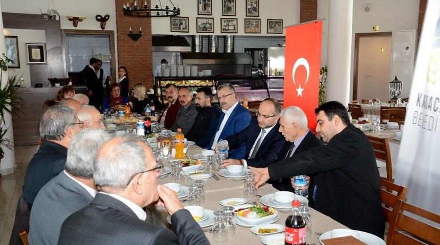 Karacabey Belediyesi&rsquo;nden Eğitimcilere Vefa