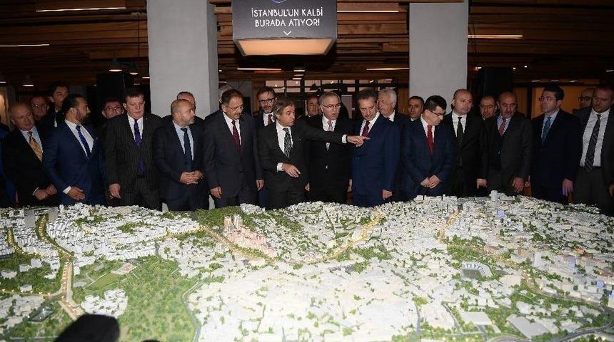 Beyoğlu&rsquo;nda "b&uuml;y&uuml;k D&ouml;n&uuml;ş&uuml;m Buluşması" Bakan &Ouml;zhaseki&rsquo;nin Katılımıyla Ger&ccedil;ekleşti