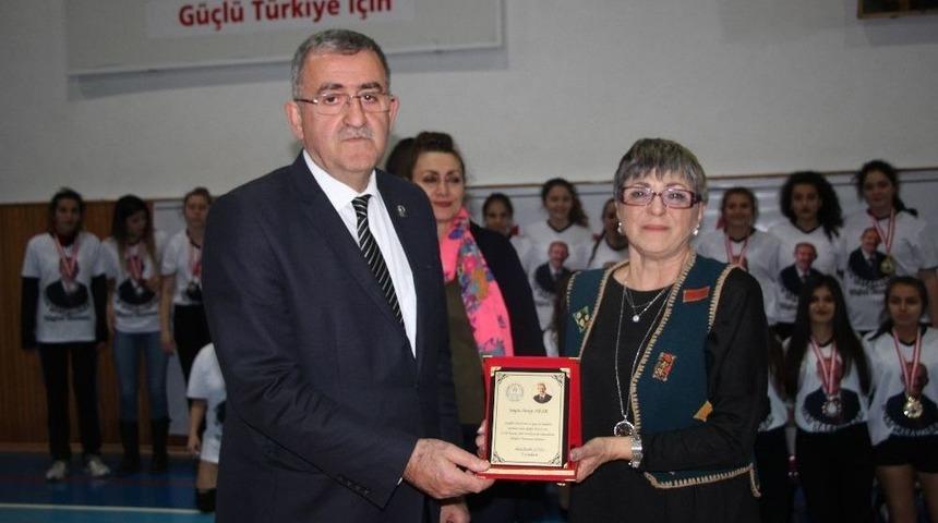 Suat Şafak Arar Voleybol Turnuvası Sona Erdi