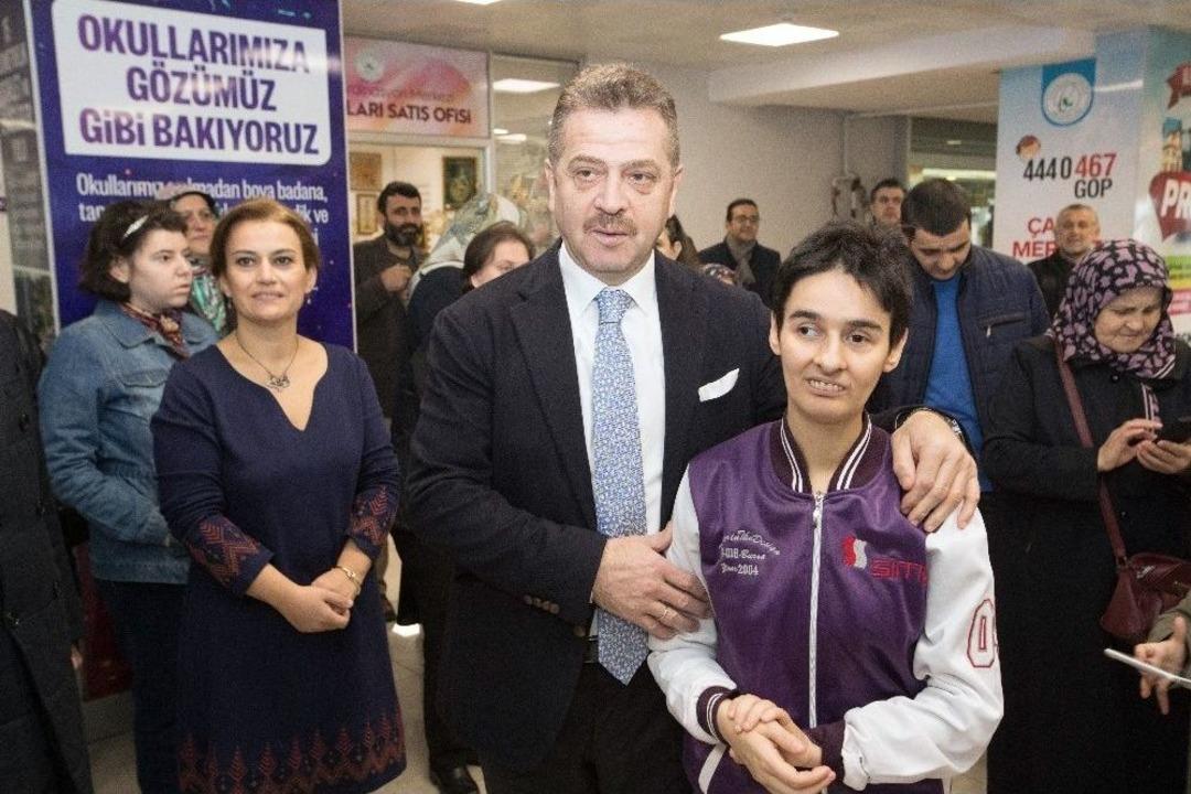 Gaziosmanpaşa&rsquo;da En &Ouml;zel &Ouml;ğrencilerden Engel Tanımayan G&ouml;steriler