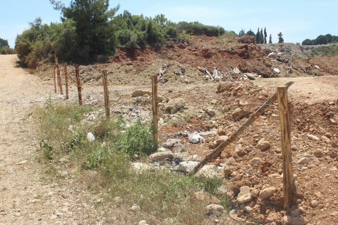 Doğa Katliamına Dikenli Tel &Ouml;nlemi