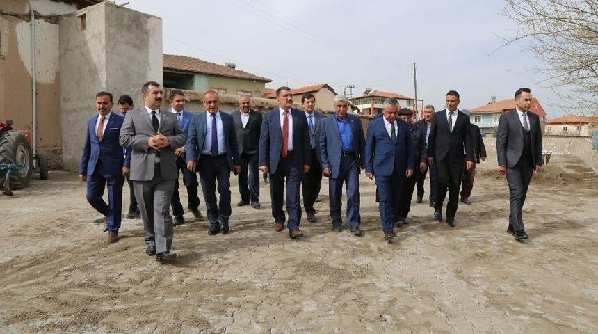 G&uuml;rkan, Bahri Mahallesi&rsquo;nde Yapılan &Ccedil;alışmaları İnceledi