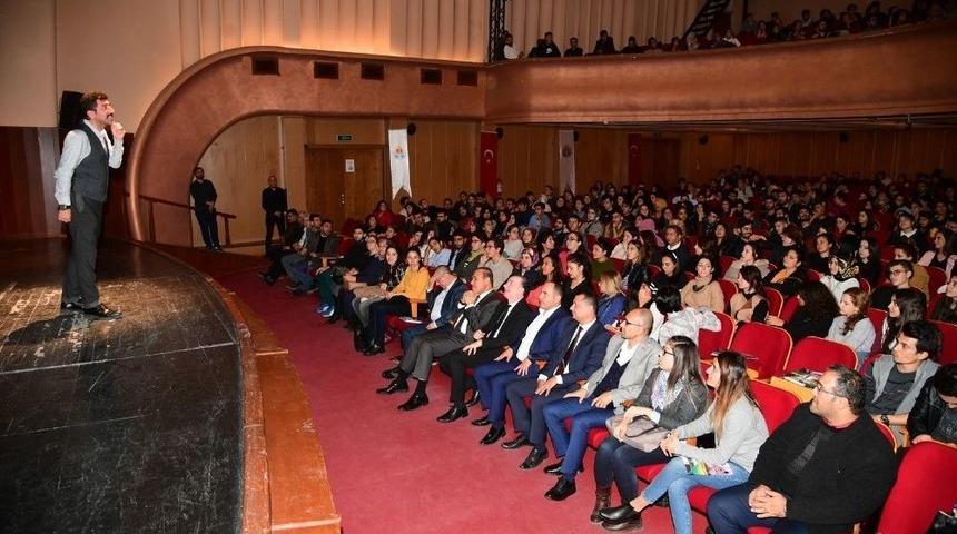 B&uuml;y&uuml;kşehir Belediyesi&rsquo;nden Gen&ccedil;lere Kişisel Gelişim Semineri