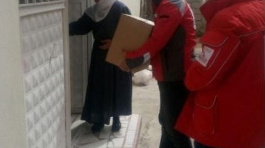 Batman&rsquo;da Kızılay&rsquo;dan 750 Kişiye Gıda Kolisi