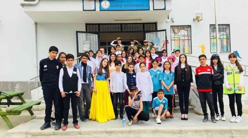 Kulplu &Ouml;ğrenciler Meslek Tanıtım Etkinliği D&uuml;zenledi