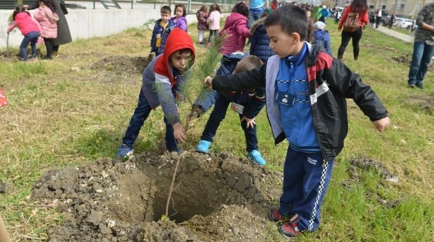 &ldquo;minik&rdquo; Fidanlar Toprakla Buluştu