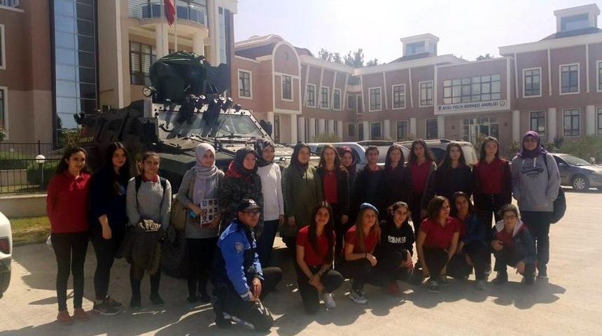 Lise &Ouml;ğrencilerden &Ouml;zel Harekata Ziyaret