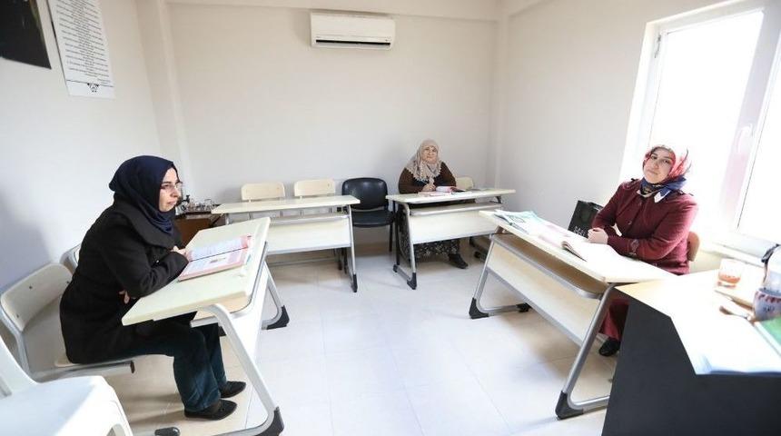 Manavgat Belediyesi&rsquo;nden Okuma Yazma Kursu