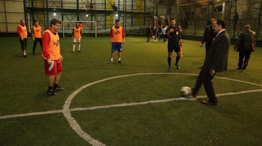 Dayanışma Kupasında İlk D&uuml;d&uuml;k &Ccedil;aldı