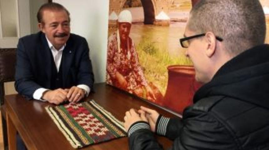 Hıv Vir&uuml;s&uuml; Y&uuml;z&uuml;nden 21 Yıl Dışlandı, Yeniden Dava A&ccedil;ıyor