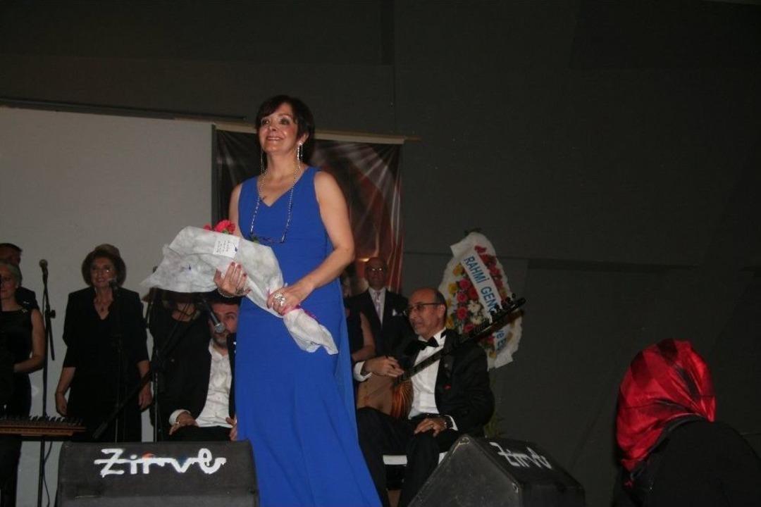 G&ouml;n&uuml;l Tuna M&uuml;zik Grubu Yine Y&uuml;reklere Dokundu