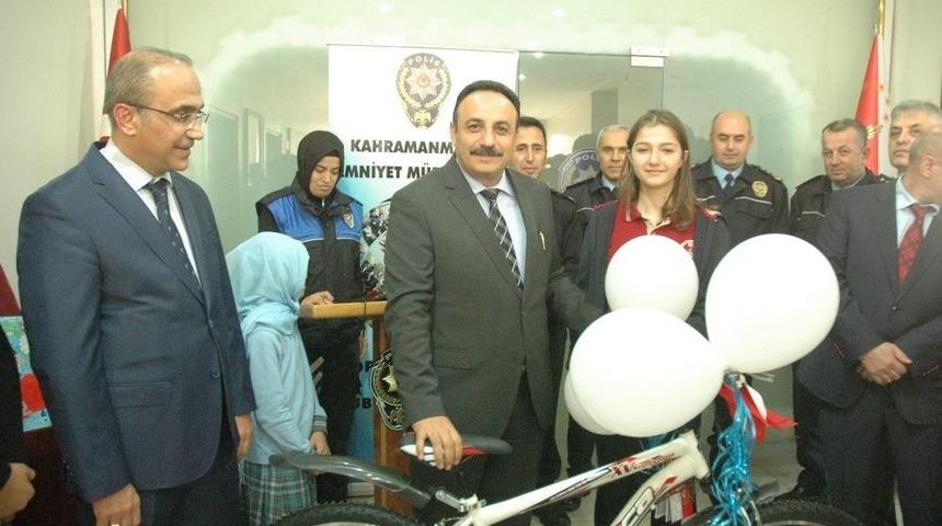 Emniyet&rsquo;ten &Ouml;ğrencilere Bisiklet