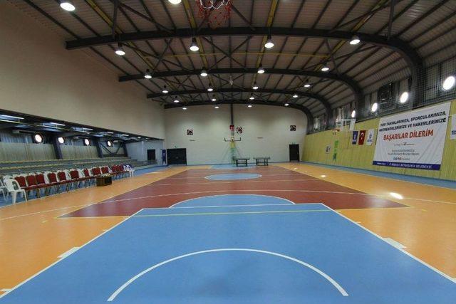 Hasan Tahsin Ortaokulu Spor Salonu Tanıtıldı