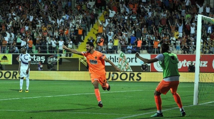 Emre Akbaba İ&ccedil;in Hen&uuml;z Resmi Teklif Yok