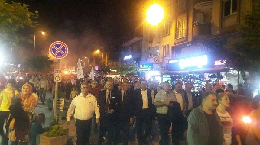 &Ccedil;aycuma&rsquo;da Meşaleler Fener Alayı İ&ccedil;in Yandı