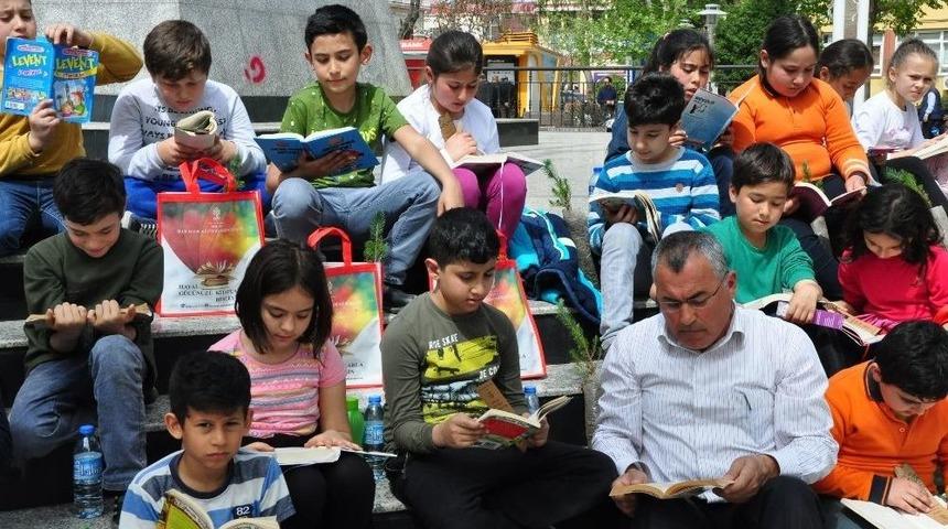 Milas&rsquo;ta A&ccedil;ık Havada Kitap Okudular