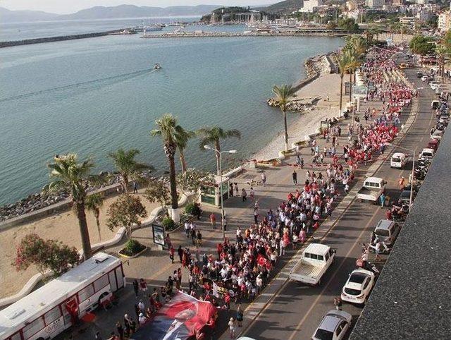 Kuşadası’nda Pinhani Konseri Ve Gençlik Korteji