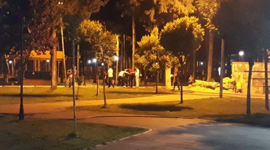 Kemerlerle Birbirine Saldırdılar