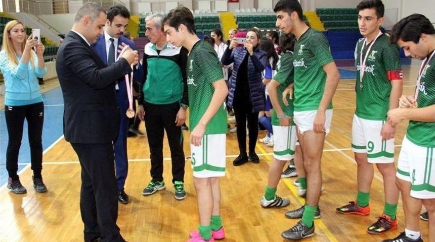 Okullararası Gen&ccedil;ler Futsal M&uuml;sabakaları Sona Erdi