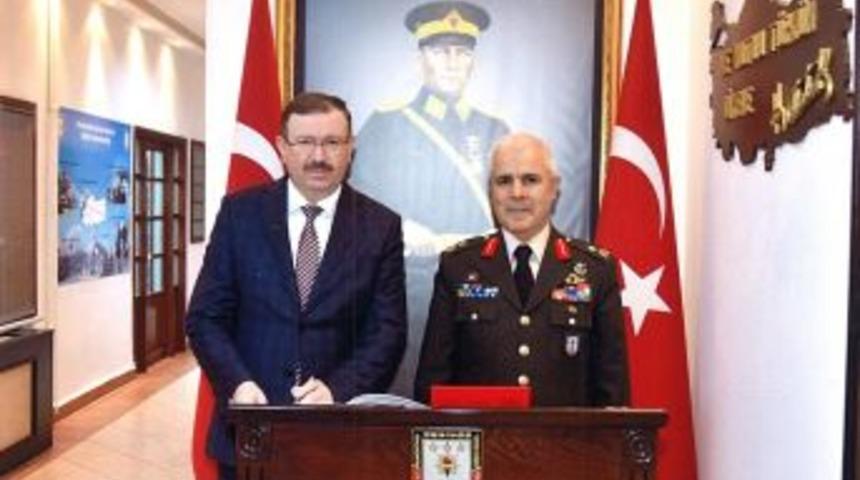 Bayram, Edok Komutanı İle Kula Deresi İ&ccedil;in G&ouml;r&uuml;şt&uuml;