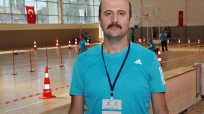 Ne&uuml; &Ouml;ğretim &Uuml;yesi Do&ccedil;. Dr. Uzun&rsquo;a &Ouml;d&uuml;l