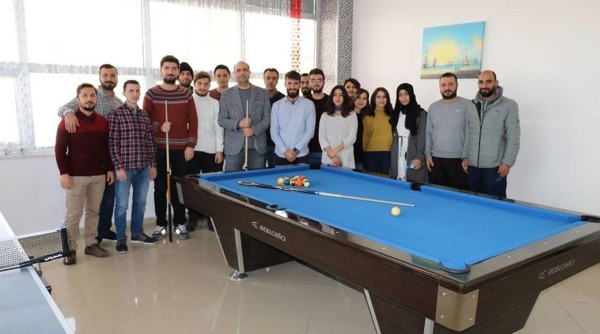Eczacılık Fak&uuml;ltesi&rsquo;nde Bilardo Turnuvası D&uuml;zenlendi