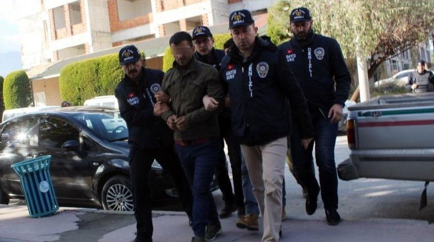 &lsquo;polisiz&rsquo; Diyerek Afganistanlı Şahısları Gasp Eden 4 Kişi Yakalandı