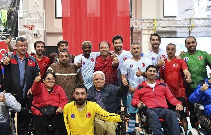 Engellere Birlikte Çalım Attılar G3