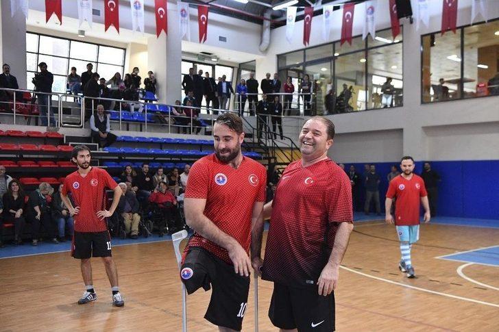 Engellere Birlikte Çalım Attılar G5