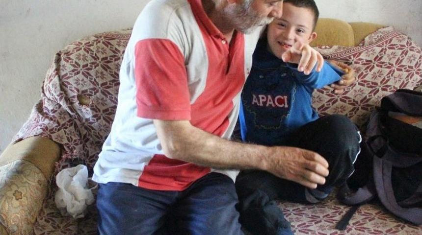 &Ccedil;ocuklarına Bakmakta Zorlanan Baba Cezaevindeki Eşi İ&ccedil;in Ev Hapsi İstedi