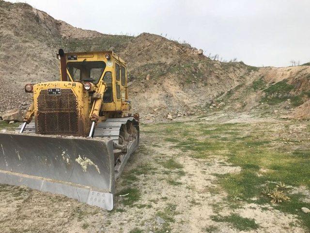 Alaşehir’de Lahit Parçaları Bulundu