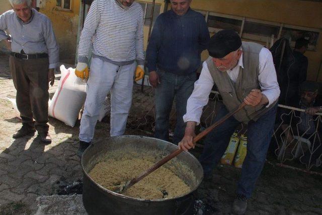 1970 Gediz Depreminde Hayatını Kaybedenler Anıldı